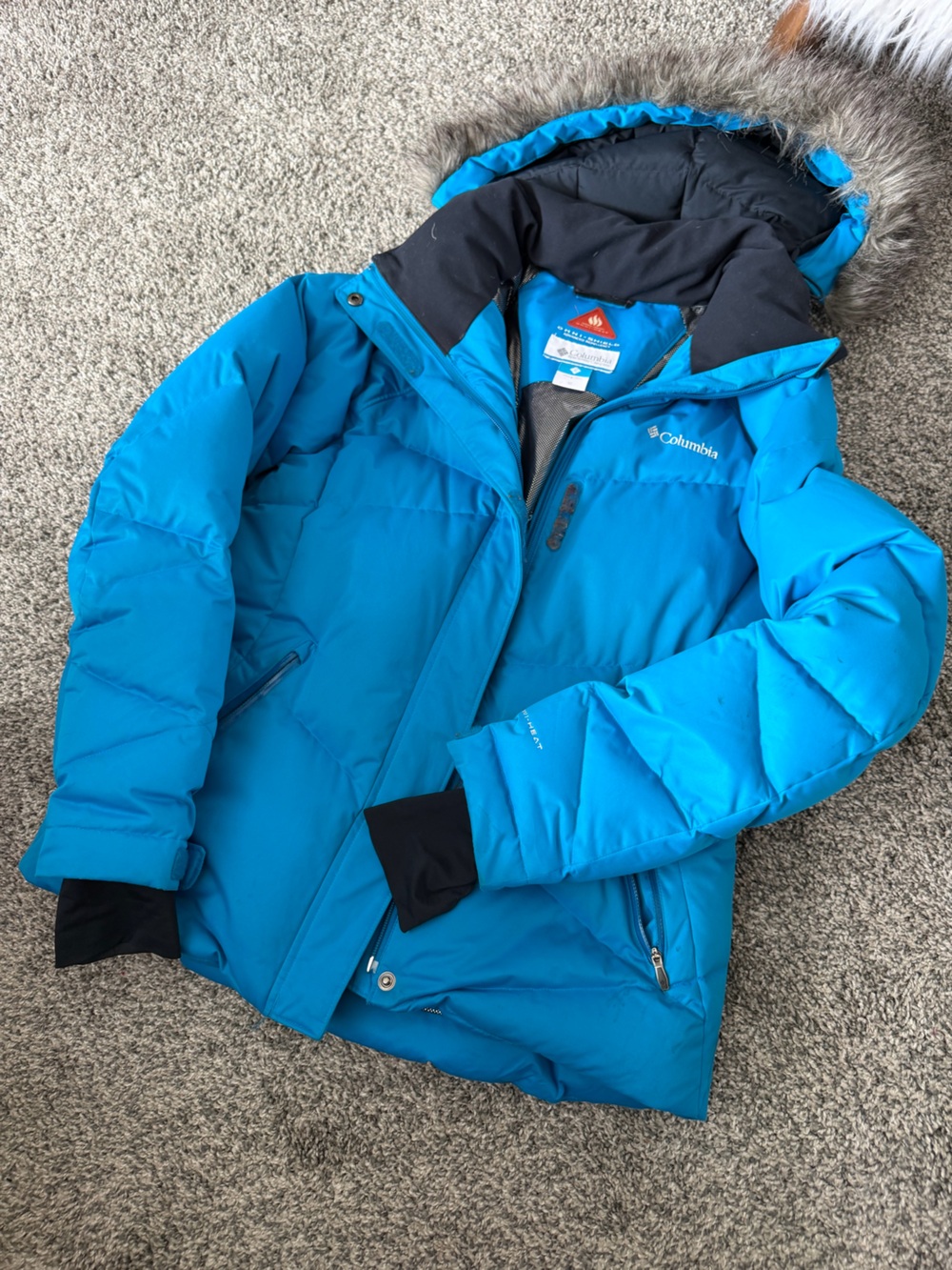 Columbia Women's Blue Insulated Winter Jacket with Faux Fur Hood